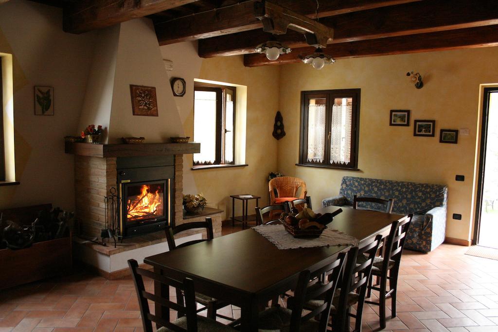 Вилла Agriturismo Il Sentiero Montalto delle Marche Экстерьер фото
